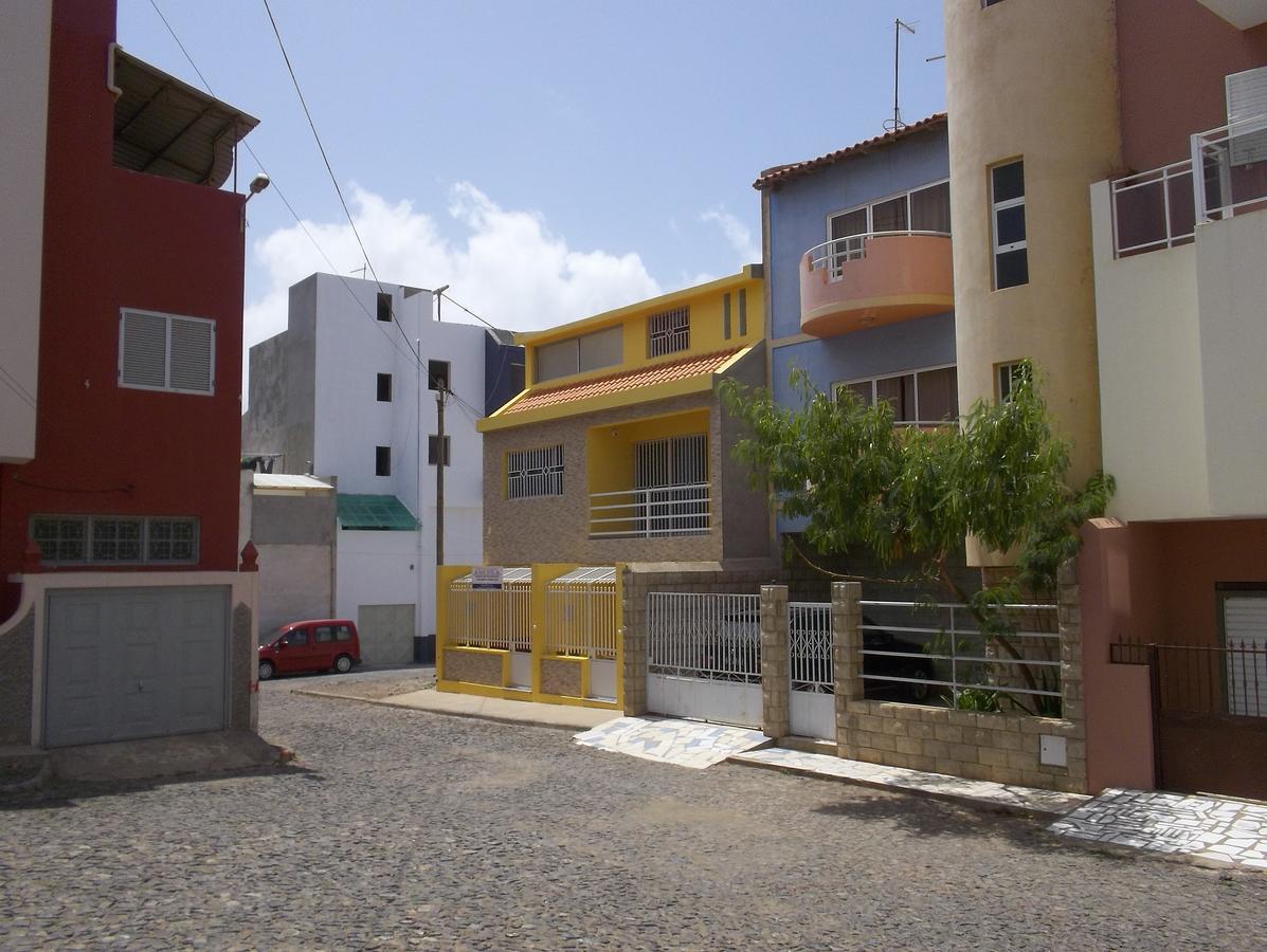 Basic Hotel Mindelo Extérieur photo