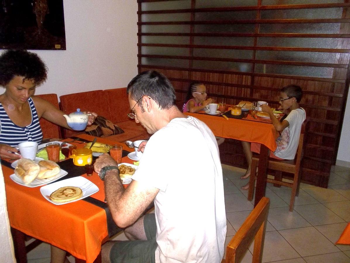 Basic Hotel Mindelo Extérieur photo