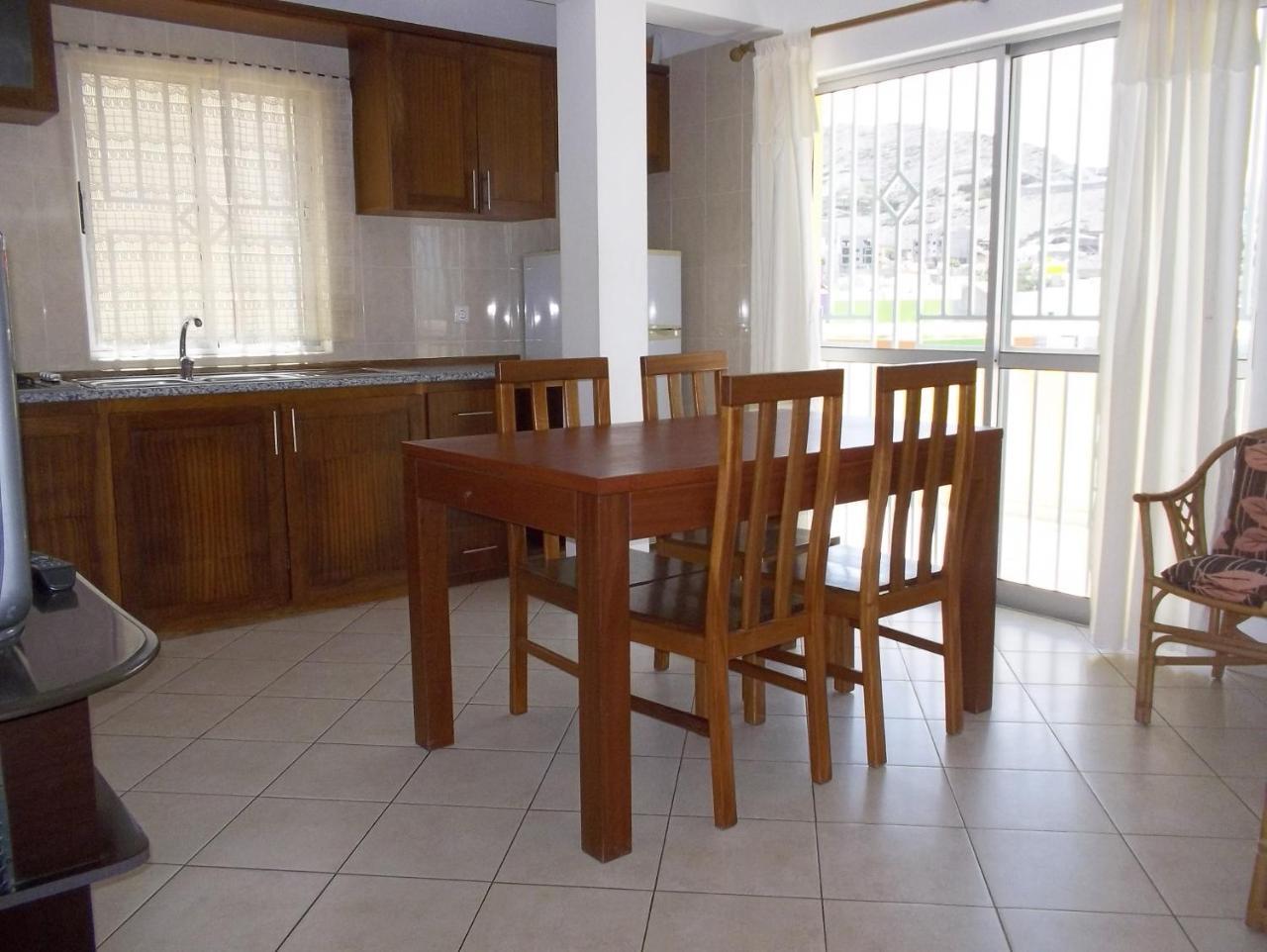 Basic Hotel Mindelo Extérieur photo