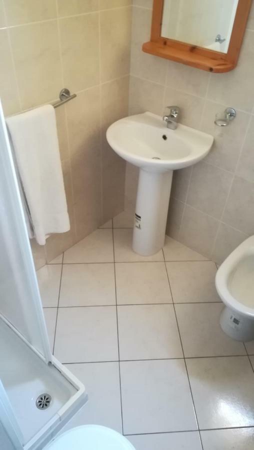 Basic Hotel Mindelo Extérieur photo